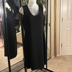 Liz Claiborne blk cocktail dress size 10 in excellent condition.